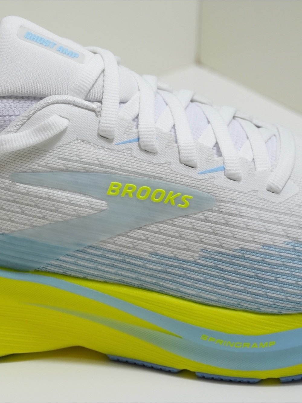 Brooks White Neon Yellow Performance Running Shoes - Picture 2 of 5